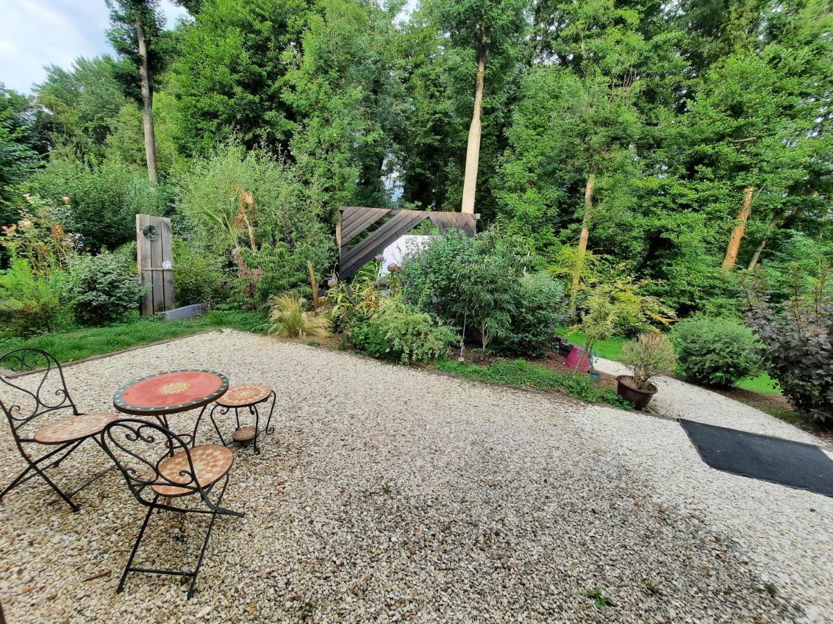 Au Calme Absolu Chez Nicolas Lindry Exterior foto